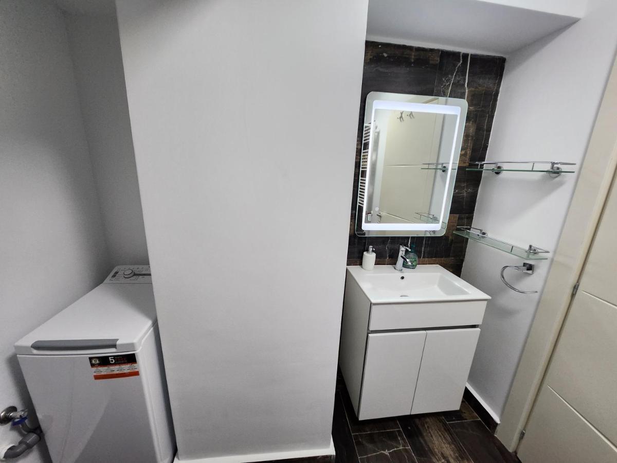 Near Airport 2 Rooms Apartments In Himson ยาช ภายนอก รูปภาพ