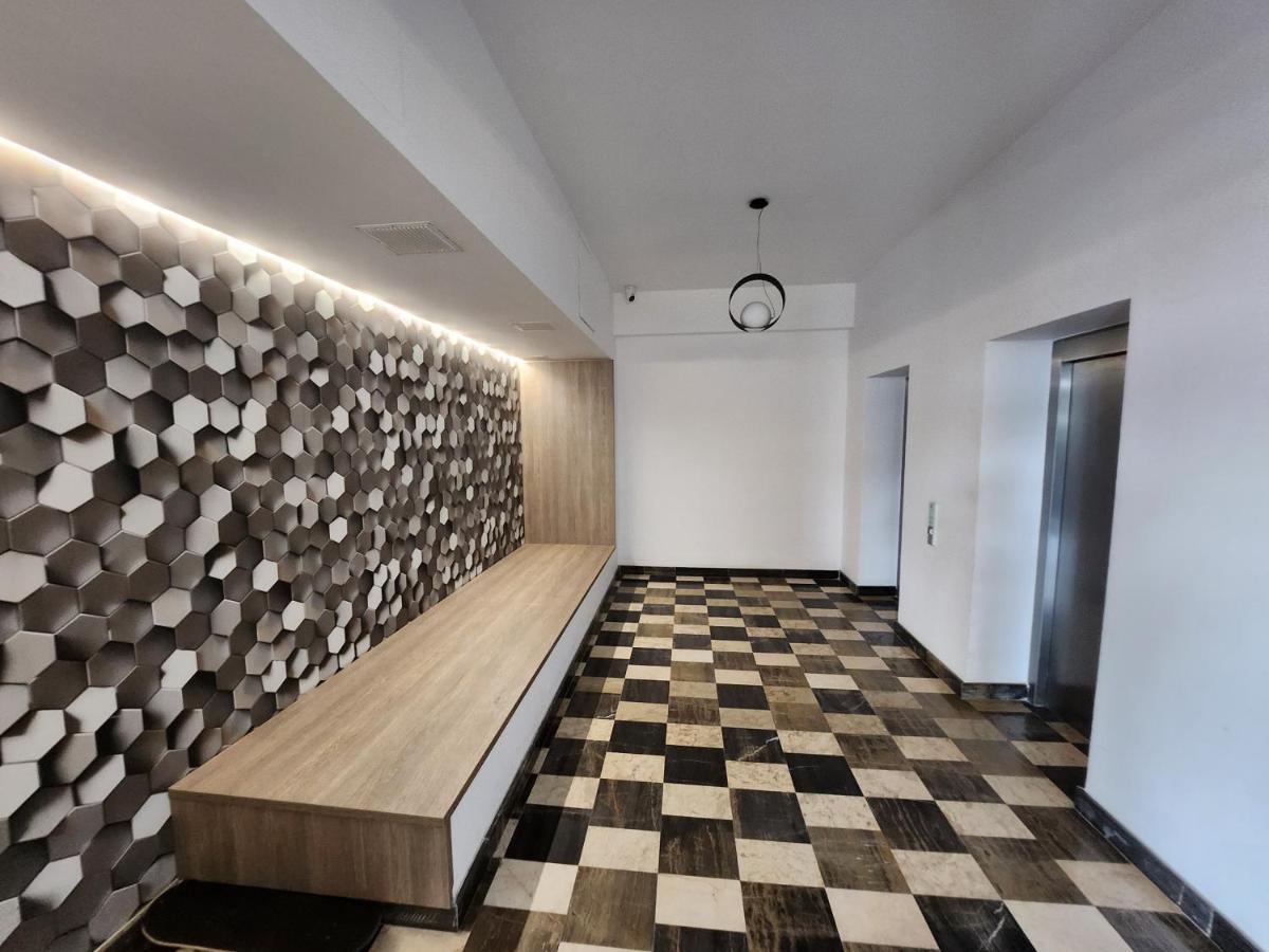Near Airport 2 Rooms Apartments In Himson ยาช ภายนอก รูปภาพ