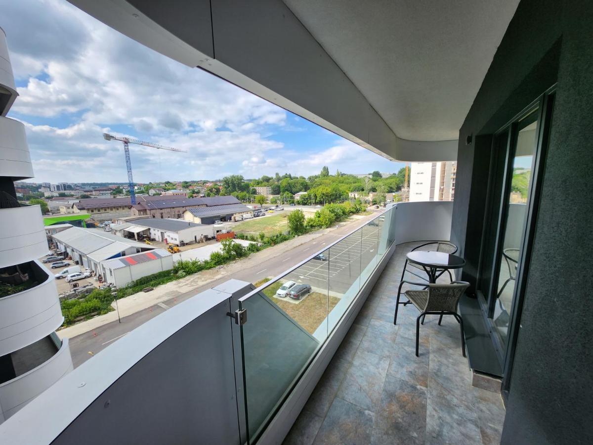 Near Airport 2 Rooms Apartments In Himson ยาช ภายนอก รูปภาพ