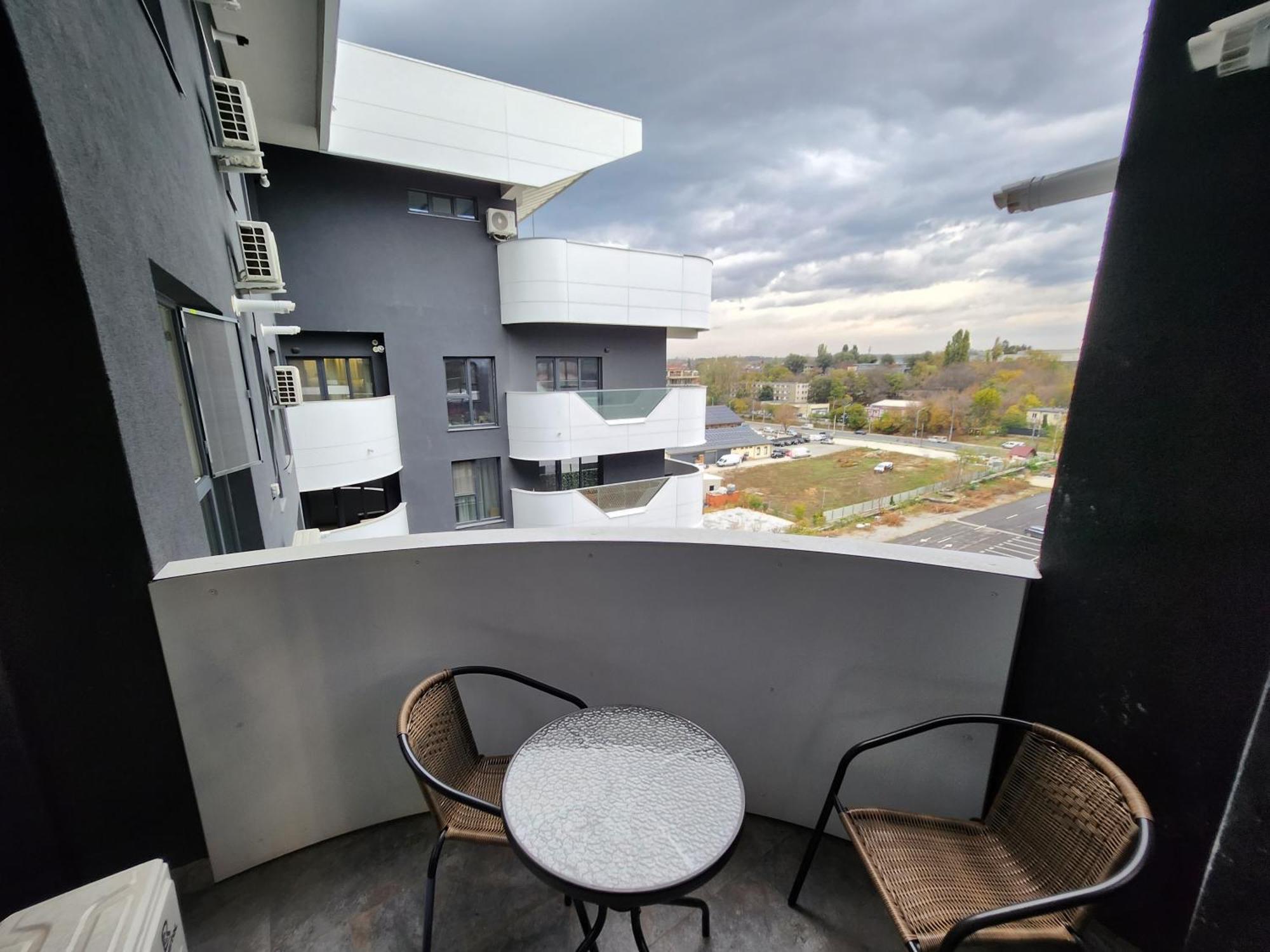 Near Airport 2 Rooms Apartments In Himson ยาช ภายนอก รูปภาพ
