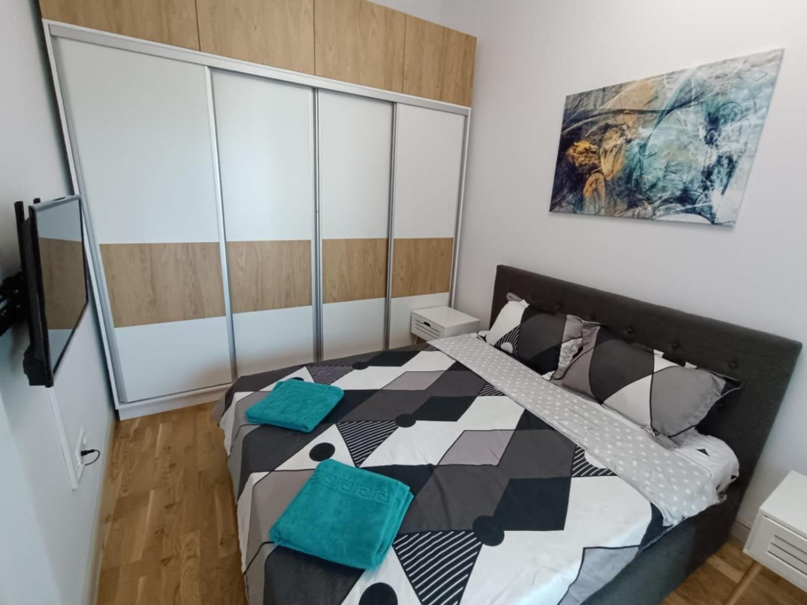 Near Airport 2 Rooms Apartments In Himson ยาช ภายนอก รูปภาพ