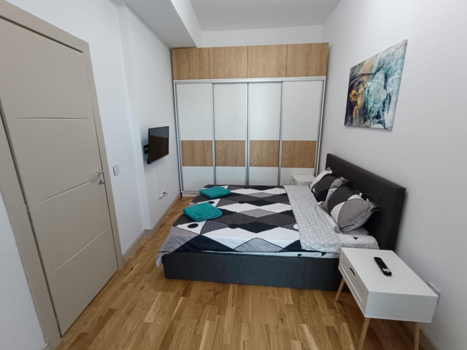 Near Airport 2 Rooms Apartments In Himson ยาช ภายนอก รูปภาพ
